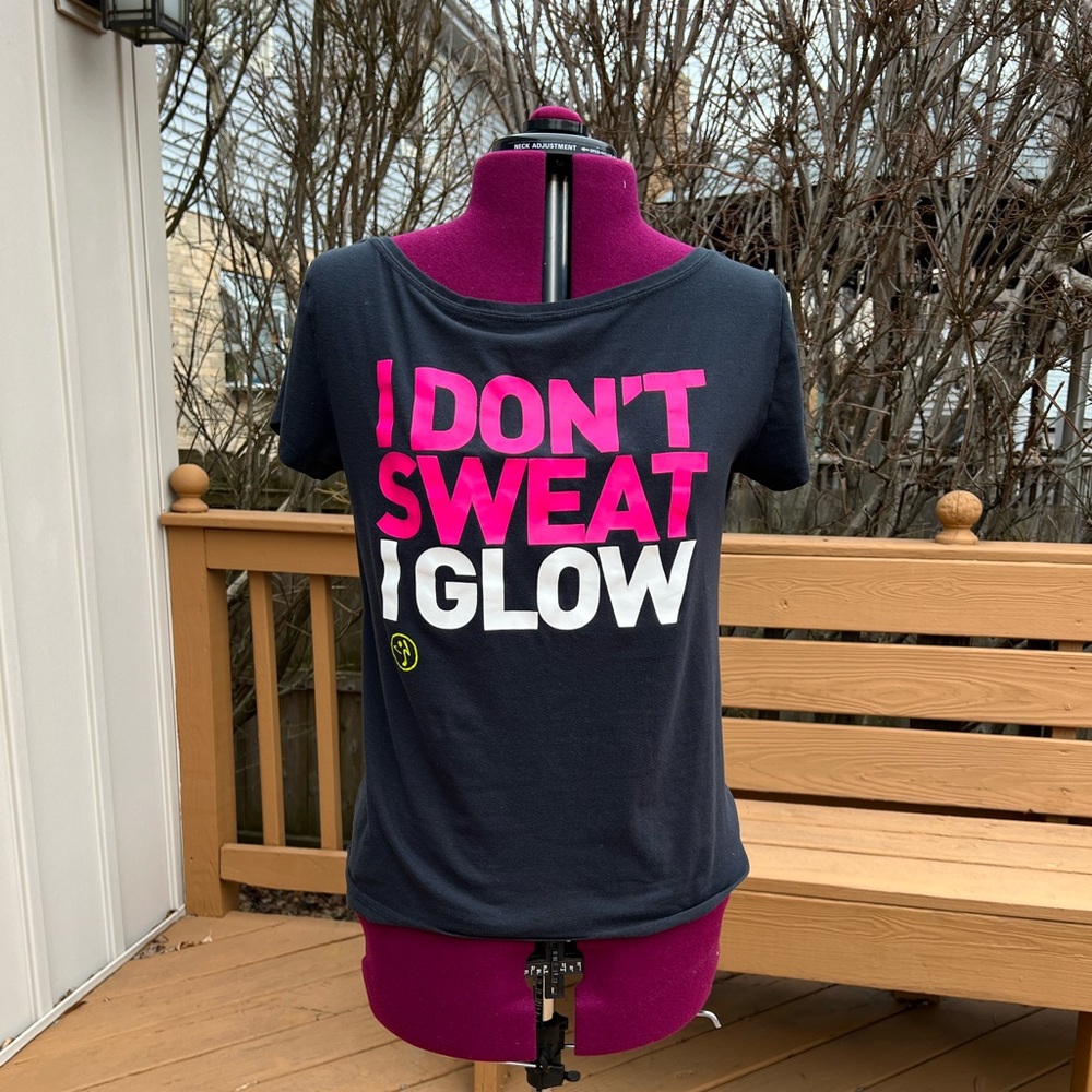 VINTAGE Zumba Scoop Neck Tee T-Shirt I Don’t Sweat I Glow Black/Pink M/L